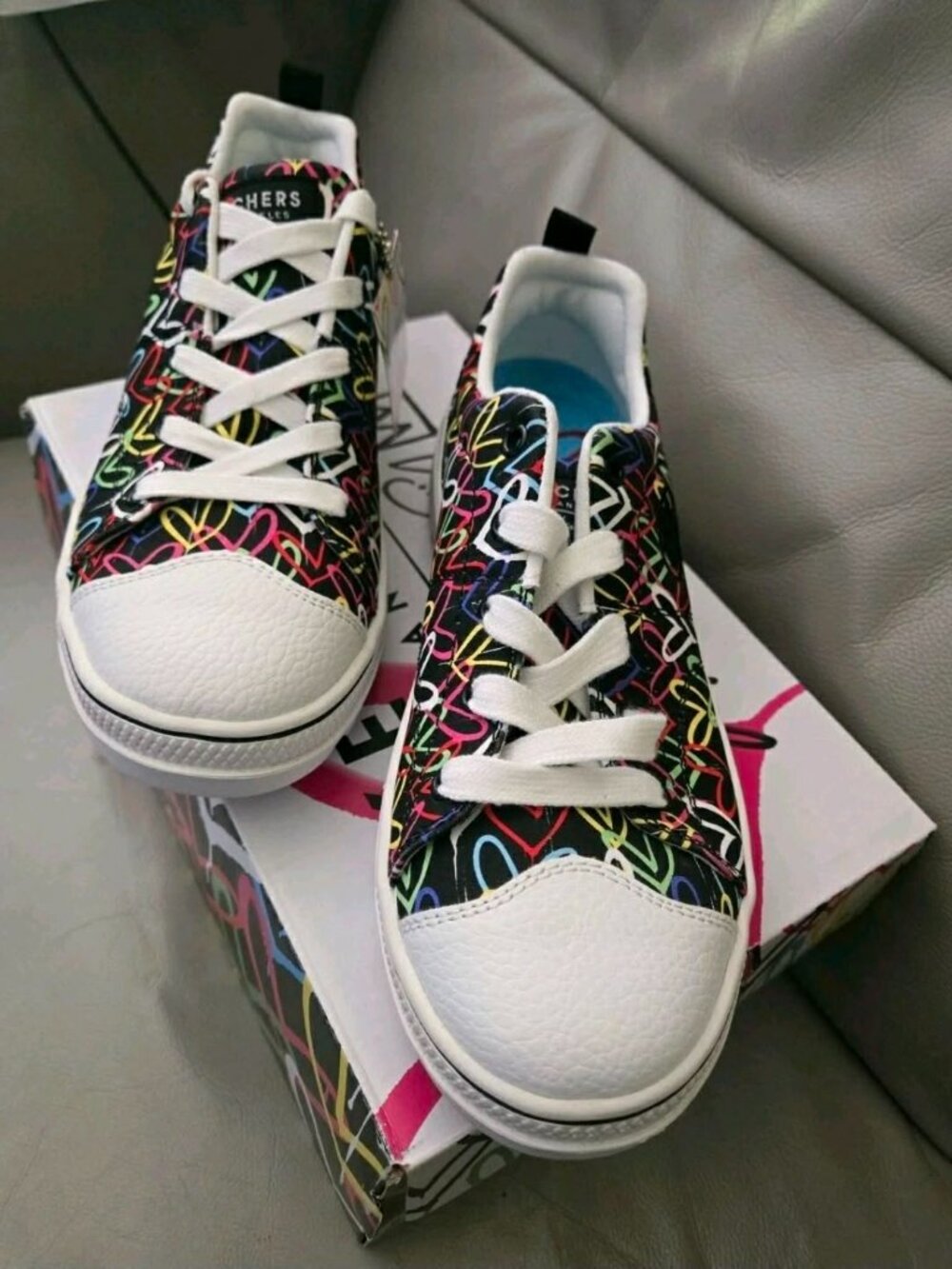 NIB Skechers x JGoldcrown Hashtag Love Hearts Women’s Sneakers Size 7.5